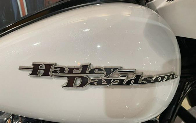 2017 Harley-Davidson FLHXS - Street Glide Special