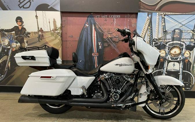 2017 Harley-Davidson FLHXS - Street Glide Special