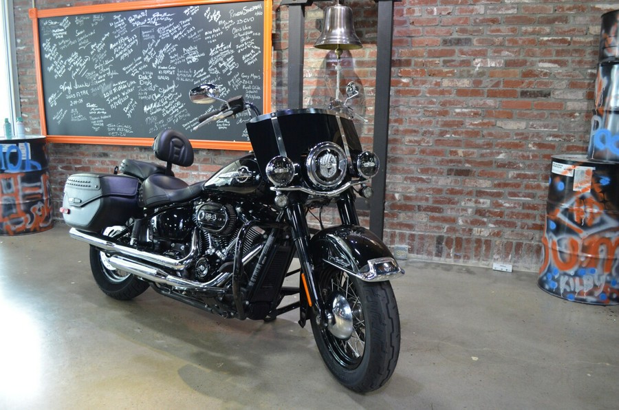 2018 Harley-Davidson Heritage Classic 114 Vivid Black