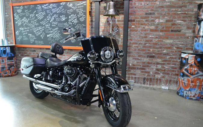2018 Harley-Davidson Heritage Classic 114 Vivid Black