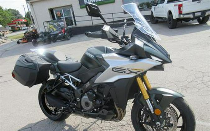 2024 Suzuki GSX-S1000GX+