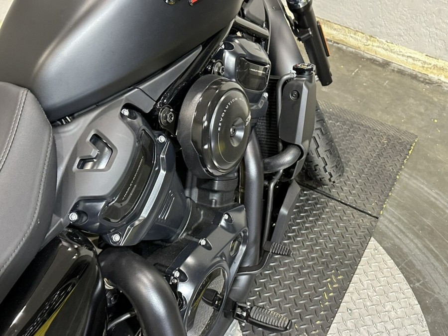 2025 Harley-Davidson® Nightster™ Special BLACK DENIM