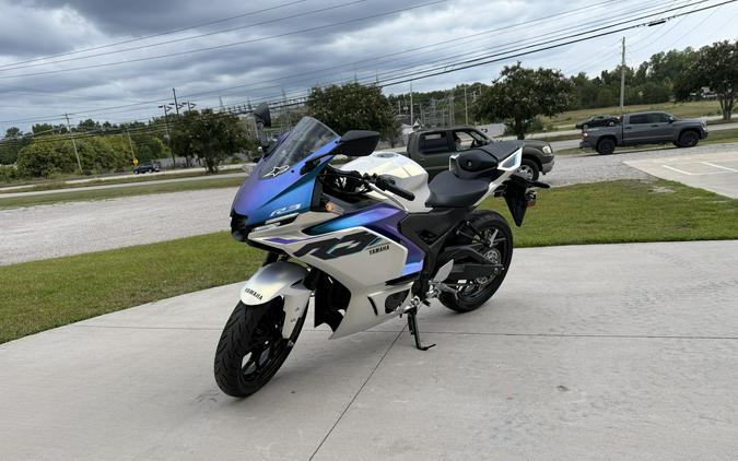 2025 YAMAHA YZF-R3 ABS Lunar White / Nebula Blue - K004190