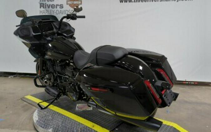 2024 Harley-Davidson® Road Glide® Vivid Black (Black Finish w/Cast Wheels)