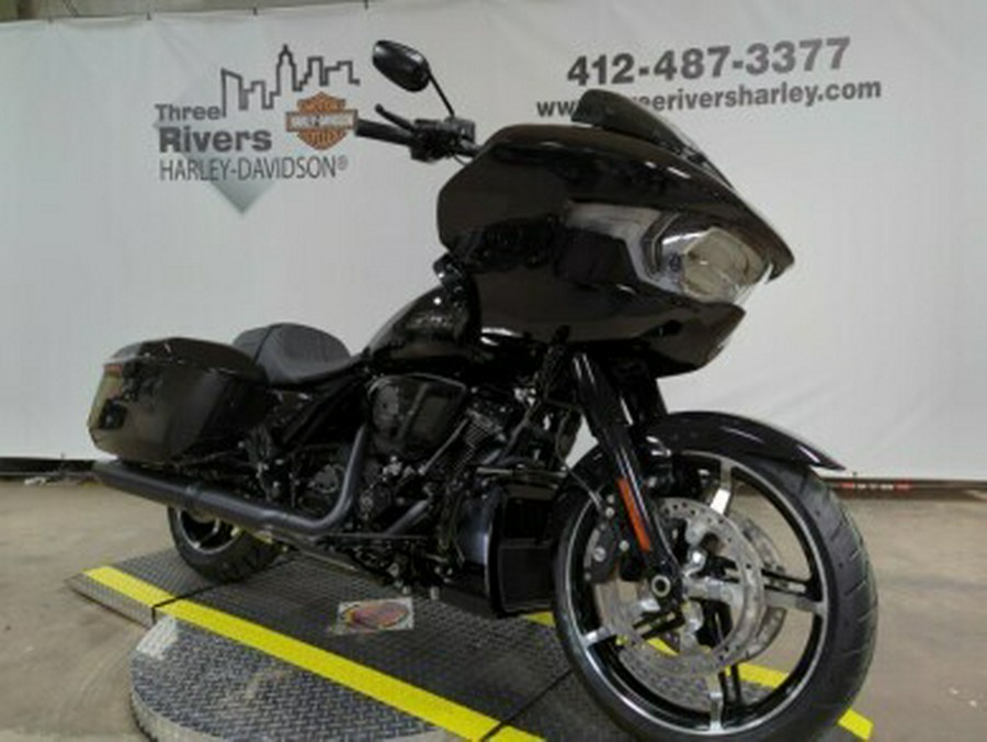 2024 Harley-Davidson® Road Glide® Vivid Black (Black Finish w/Cast Wheels)