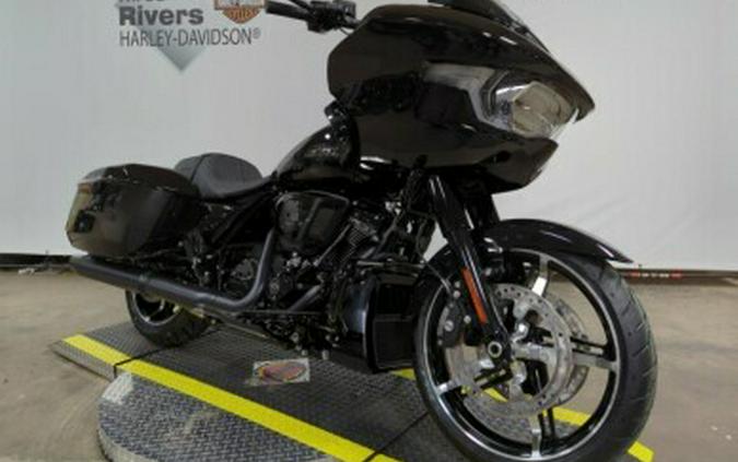 2024 Harley-Davidson® Road Glide® Vivid Black (Black Finish w/Cast Wheels)