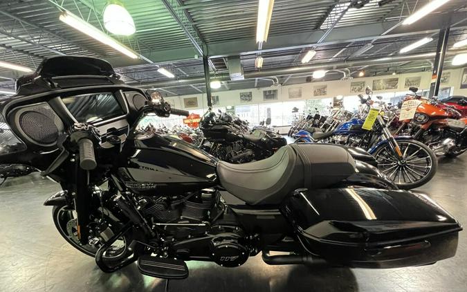 2024 Harley-Davidson Street Glide® Vivid Black FLHX