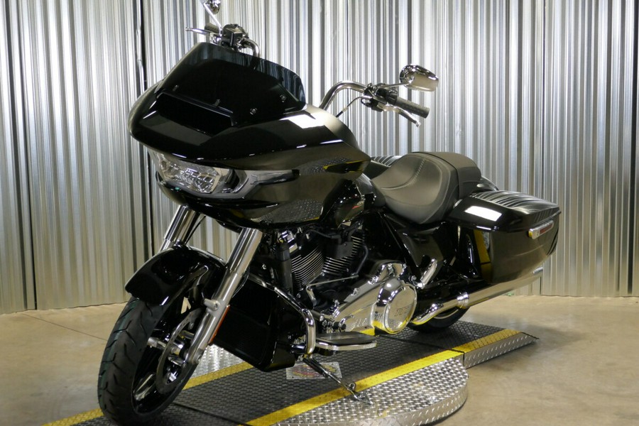 2025 Harley-Davidson Road Glide Vivid Black