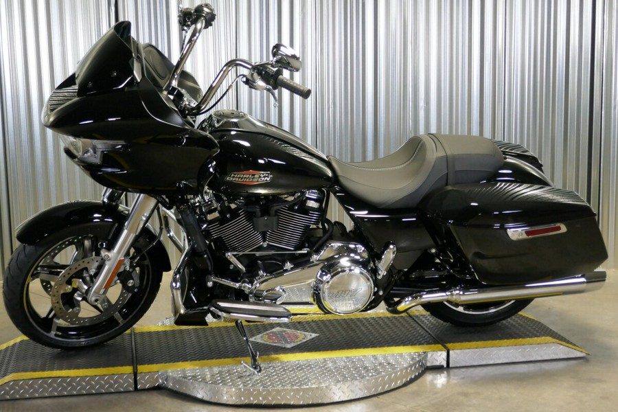 2025 Harley-Davidson Road Glide Vivid Black