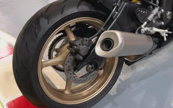 2016 Yamaha YZF-R6 CA