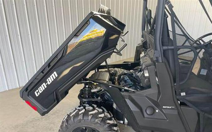 2023 Can-Am Defender XT HD10