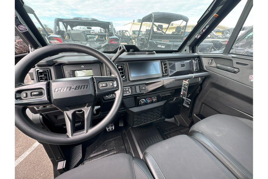 2026 Can-Am DEFENDER XT CAB HD11