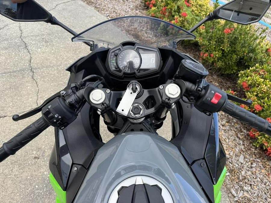 2019 Kawasaki Ninja® 400 ABS Metallic Spark Black