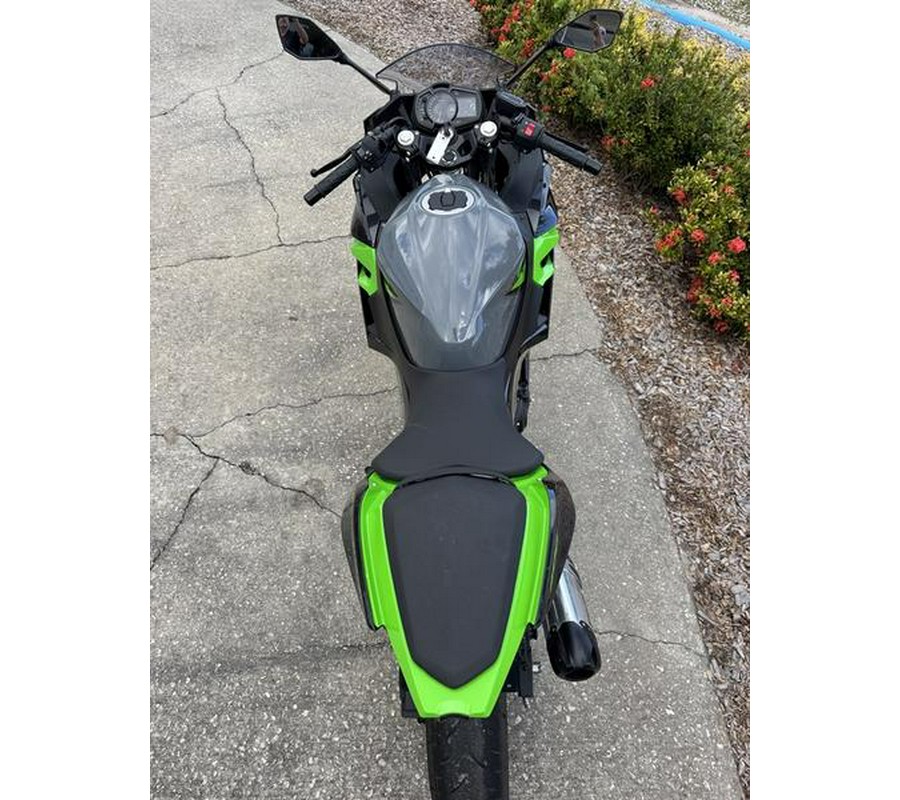 2019 Kawasaki Ninja® 400 ABS Metallic Spark Black
