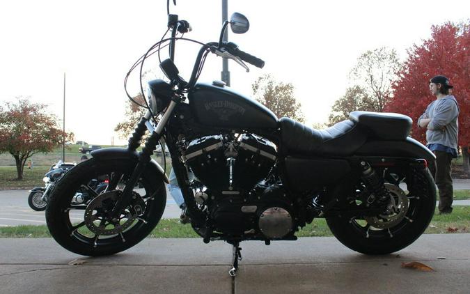 2016 Harley-Davidson® XL883N - Sportster® Iron 883™