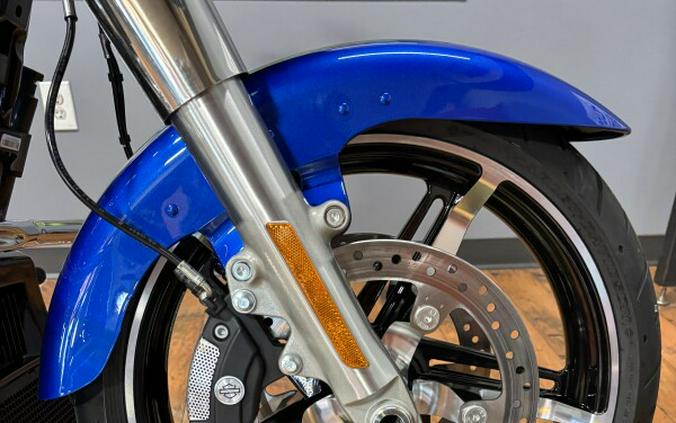 2025 Harley-Davidson® Street Glide™ BLUE BURST