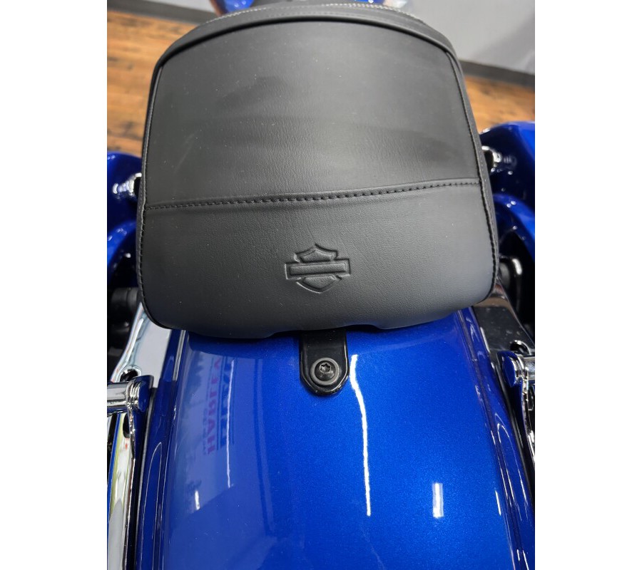2025 Harley-Davidson® Street Glide™ BLUE BURST