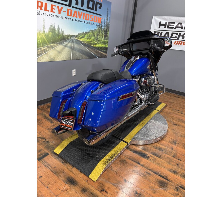 2025 Harley-Davidson® Street Glide™ BLUE BURST