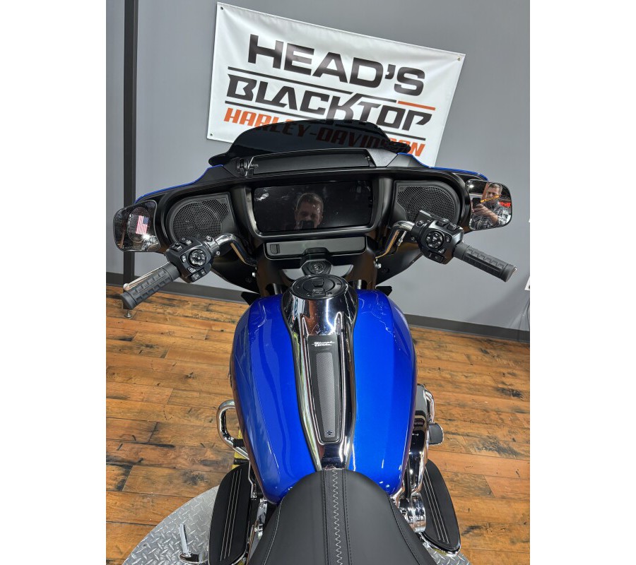 2025 Harley-Davidson® Street Glide™ BLUE BURST
