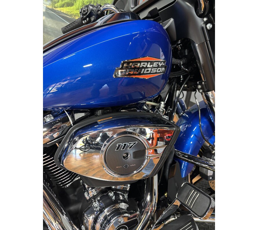 2025 Harley-Davidson® Street Glide™ BLUE BURST