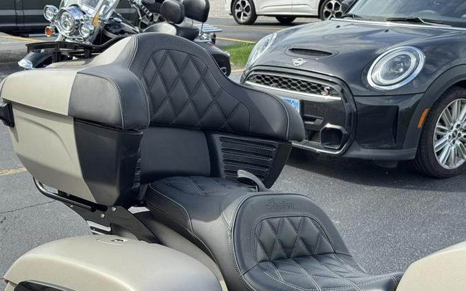 2022 Indian Motorcycle® Pursuit Dark Horse with Premium Package Icon Quartz Gray