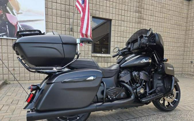 2021 Indian Motorcycle® Roadmaster® Dark Horse® Thunder Black Smoke