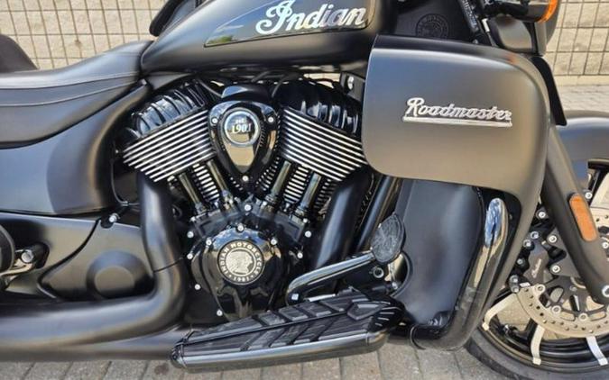 2021 Indian Motorcycle® Roadmaster® Dark Horse® Thunder Black Smoke