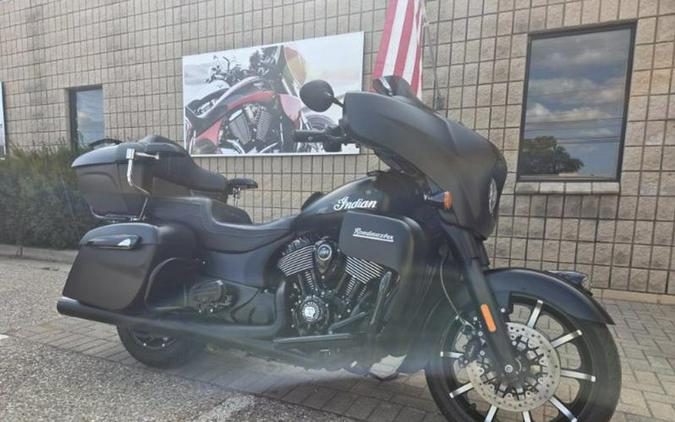 2021 Indian Motorcycle® Roadmaster® Dark Horse® Thunder Black Smoke