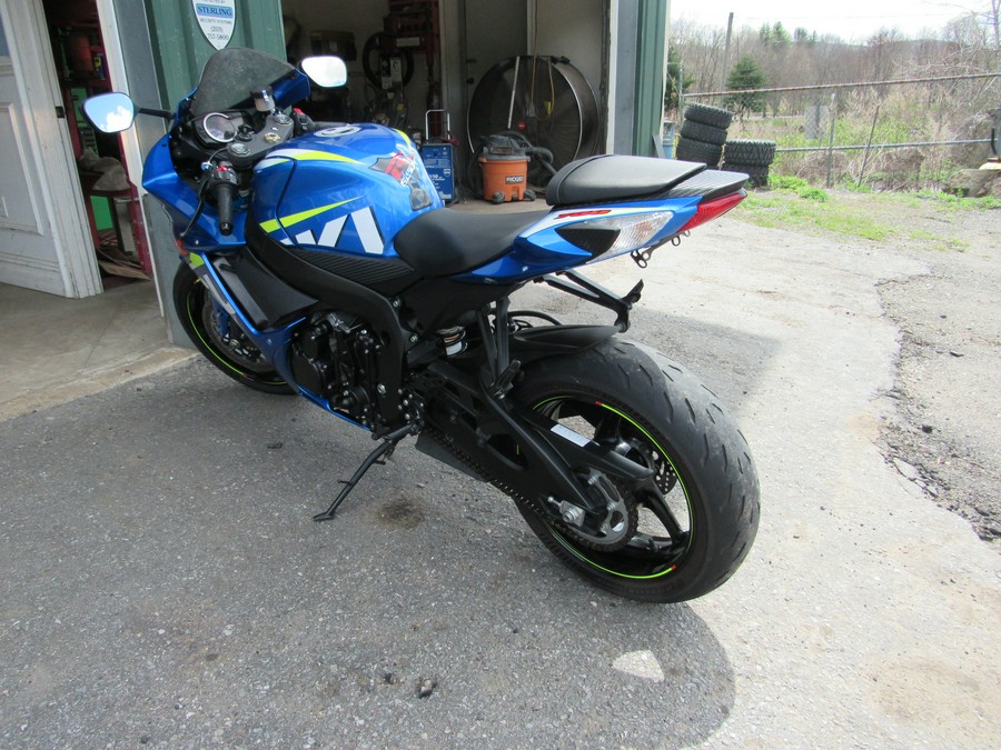 2015 Suzuki GSXR 750 WITH M4 EXHAUST LOW MILES