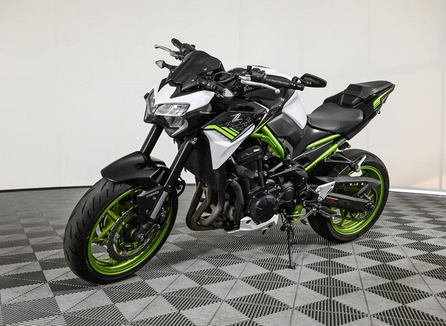 2021 Kawasaki Z900 ABS Pearl Blizzard White/Metallic Spark Black