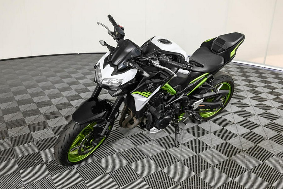 2021 Kawasaki Z900 ABS Pearl Blizzard White/Metallic Spark Black