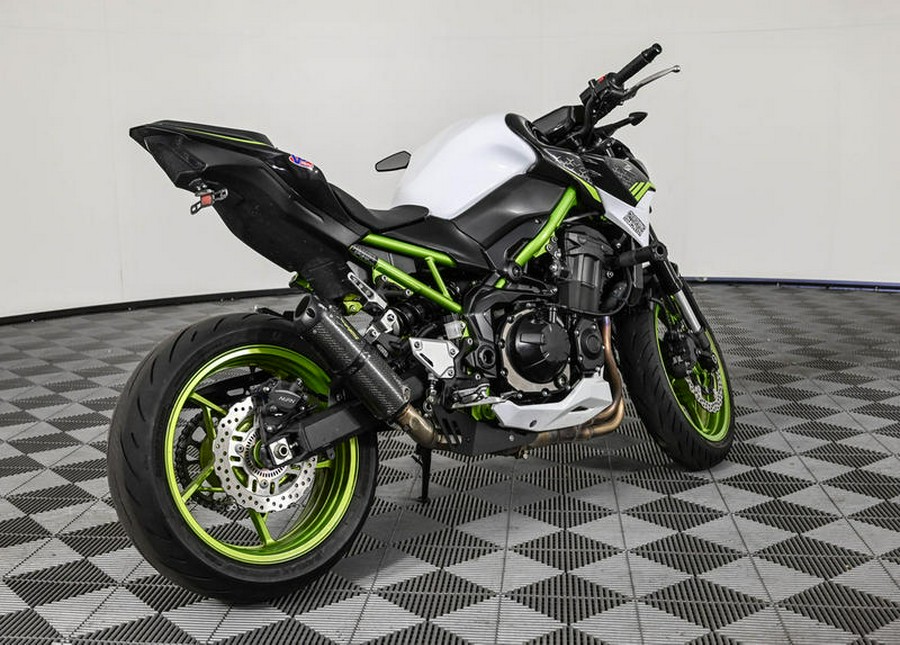 2021 Kawasaki Z900 ABS Pearl Blizzard White/Metallic Spark Black