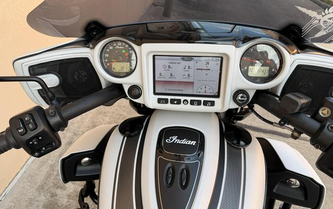 2024 Indian Motorcycle Chieftain Dark Horse with Powerband Audio