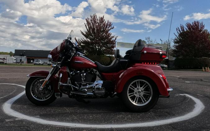 2021 Harley-Davidson Tri Glide Ultra FLHTCUTG