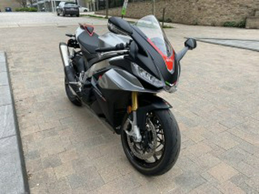 2021 Aprilia RSV4 RR