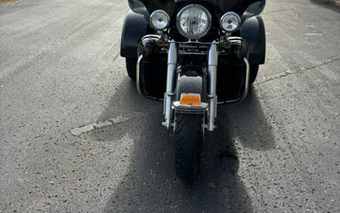 2011 Harley-Davidson Trike FLHTCUTG - Tri Glide Ultra Classic
