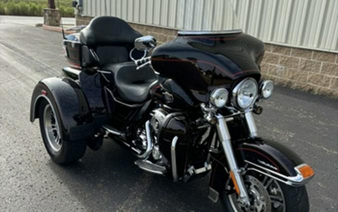 2011 Harley-Davidson Trike FLHTCUTG - Tri Glide Ultra Classic