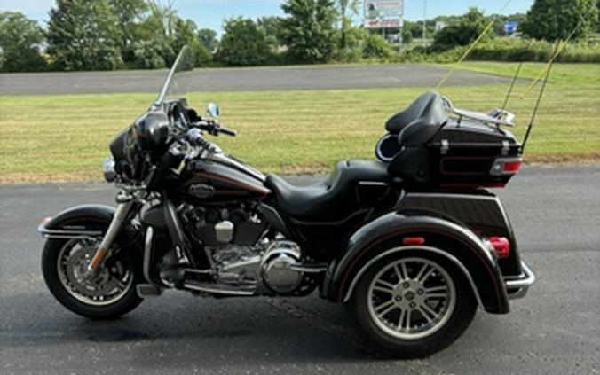 2011 Harley-Davidson Trike FLHTCUTG - Tri Glide Ultra Classic