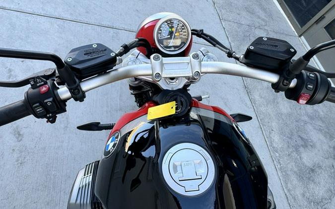 2022 BMW R nineT Scrambler 719 Black Storm Metallic / Racing Red