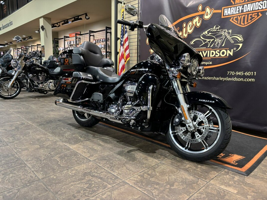 2021 Harley-Davidson® Ultra Limited Vivid Black - Black Finish