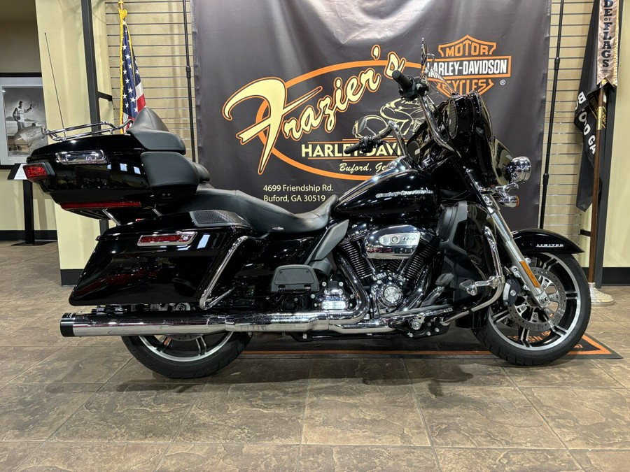 2021 Harley-Davidson® Ultra Limited Vivid Black - Black Finish