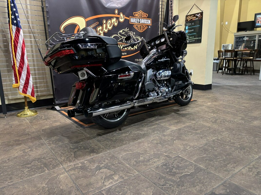 2021 Harley-Davidson® Ultra Limited Vivid Black - Black Finish