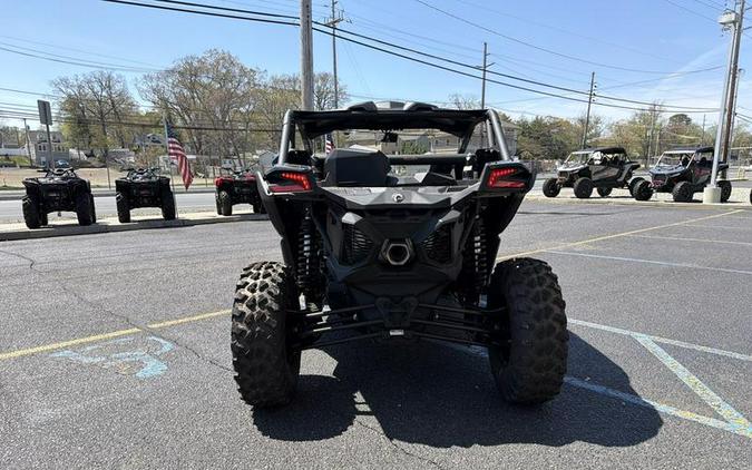 2026 Can-Am® Maverick X3 X ds Turbo RR Triple Black_7.6 in.