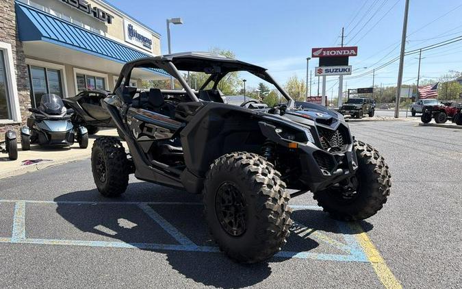 2026 Can-Am® Maverick X3 X ds Turbo RR Triple Black_7.6 in.