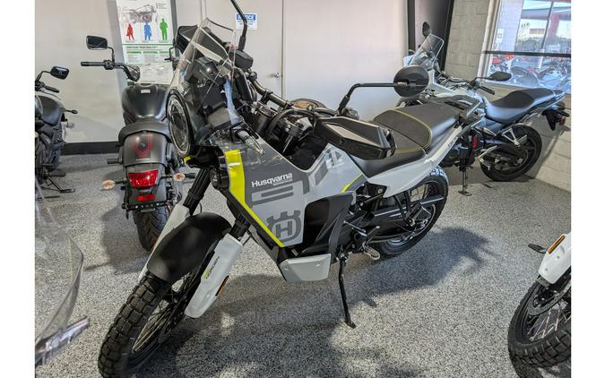 2025 Husqvarna Motorcycles Norden 901