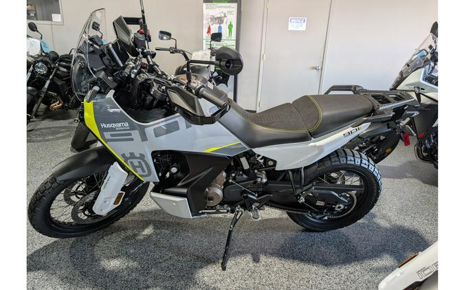 2025 Husqvarna Motorcycles Norden 901
