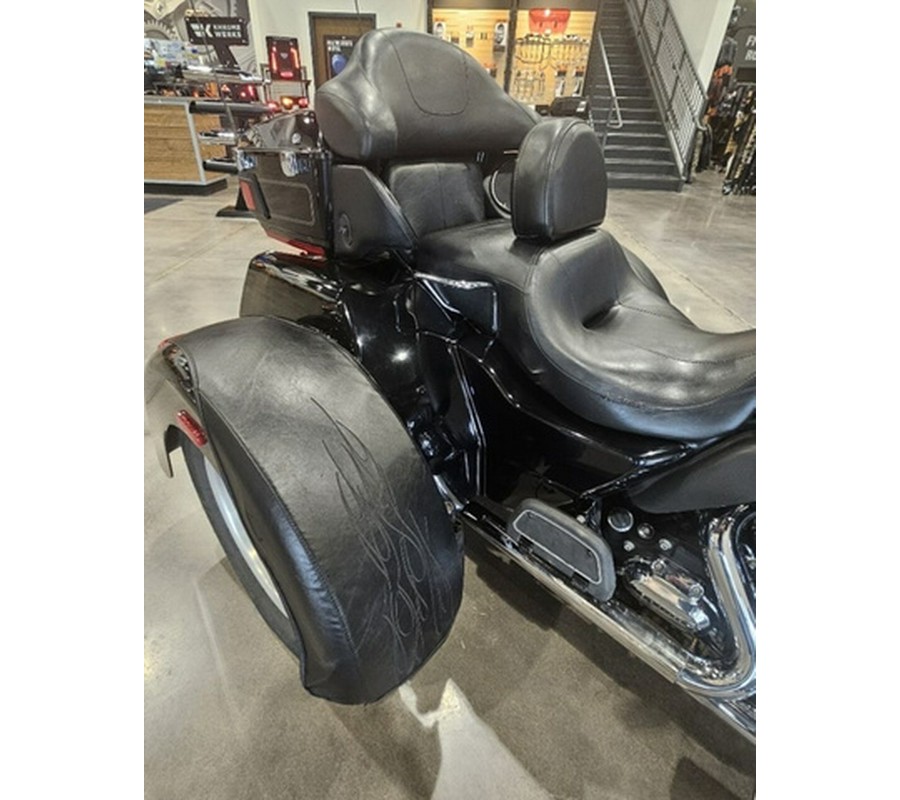 2013 Harley-Davidson FLHTCUTG - Tri Glide Ultra Classic