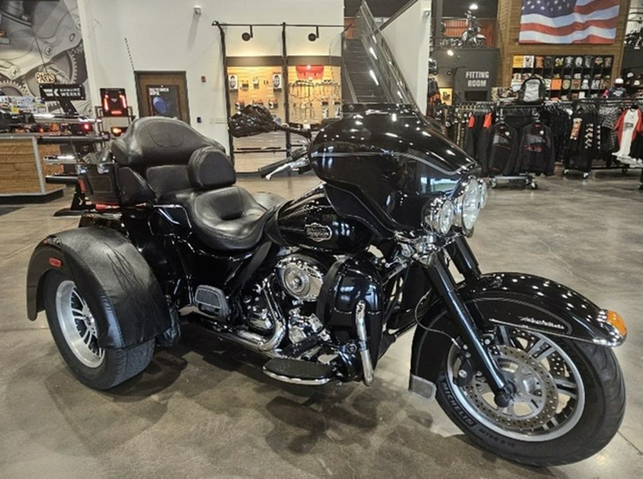 2013 Harley-Davidson FLHTCUTG - Tri Glide Ultra Classic