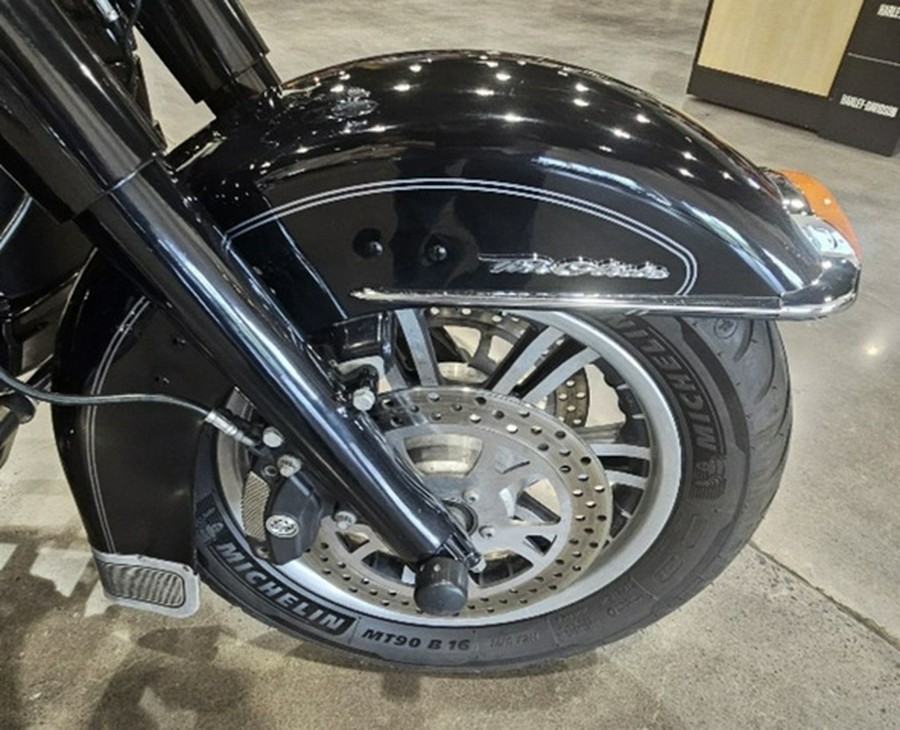 2013 Harley-Davidson FLHTCUTG - Tri Glide Ultra Classic