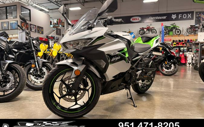 2024 Kawasaki Ninja® e-1 ABS